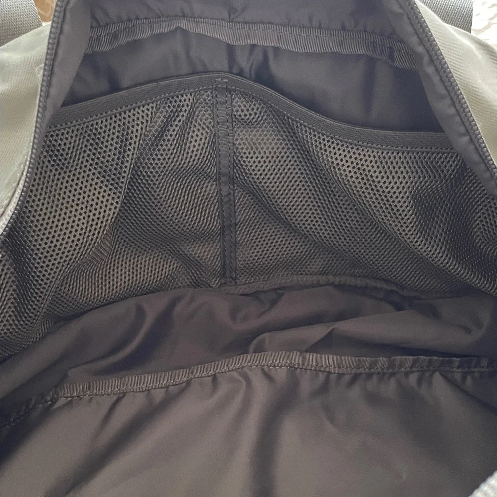 lululemon athletica Olive Green Duffel Bag - Picture 9 of 16